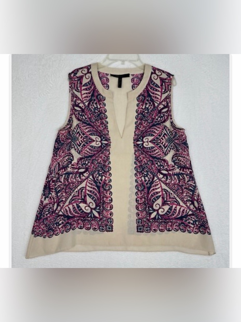 BCBGMAXAZRIA sleeveless split V-neck blouse size small